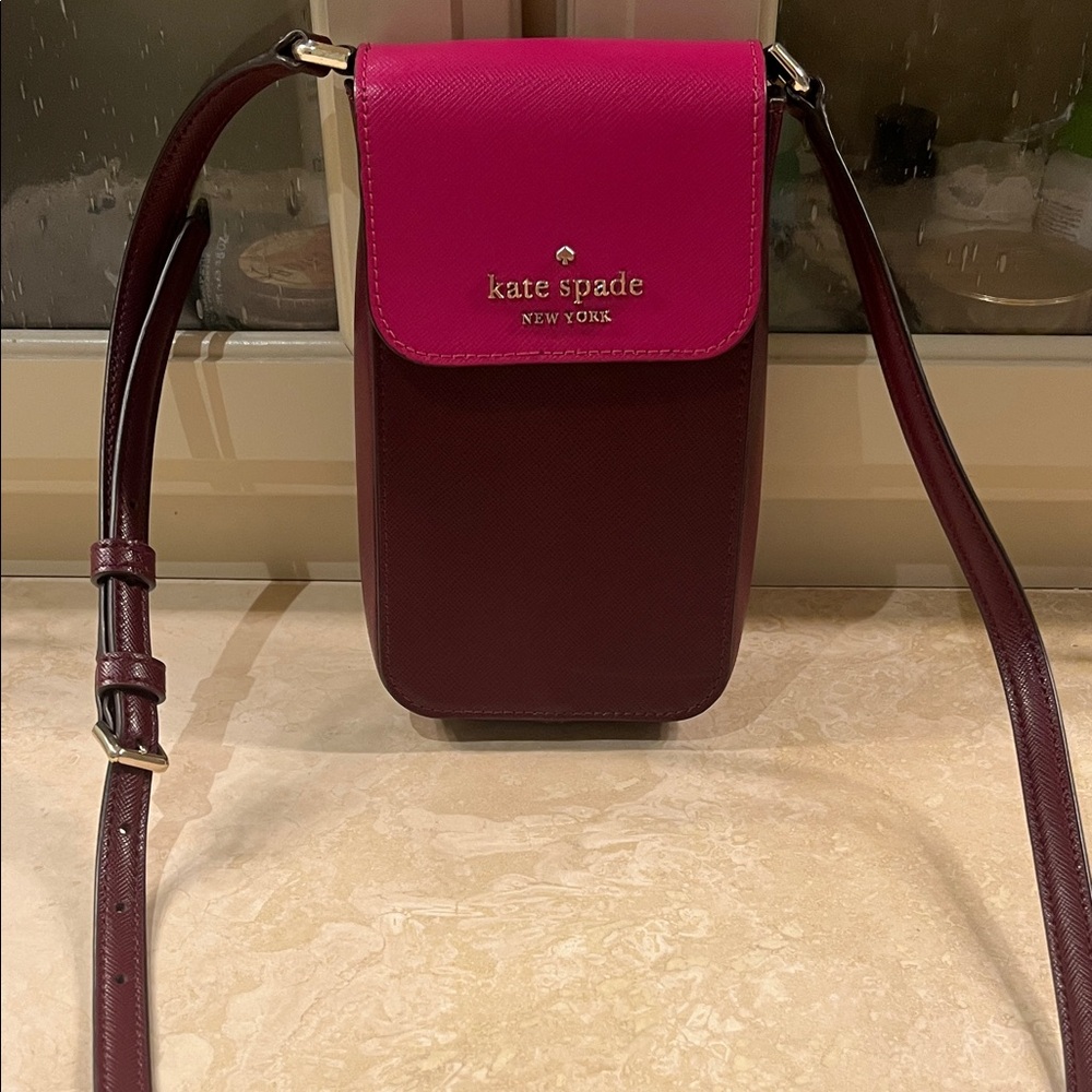 Kate Spade New York Staci North South Flap Phone Crossbody EUC